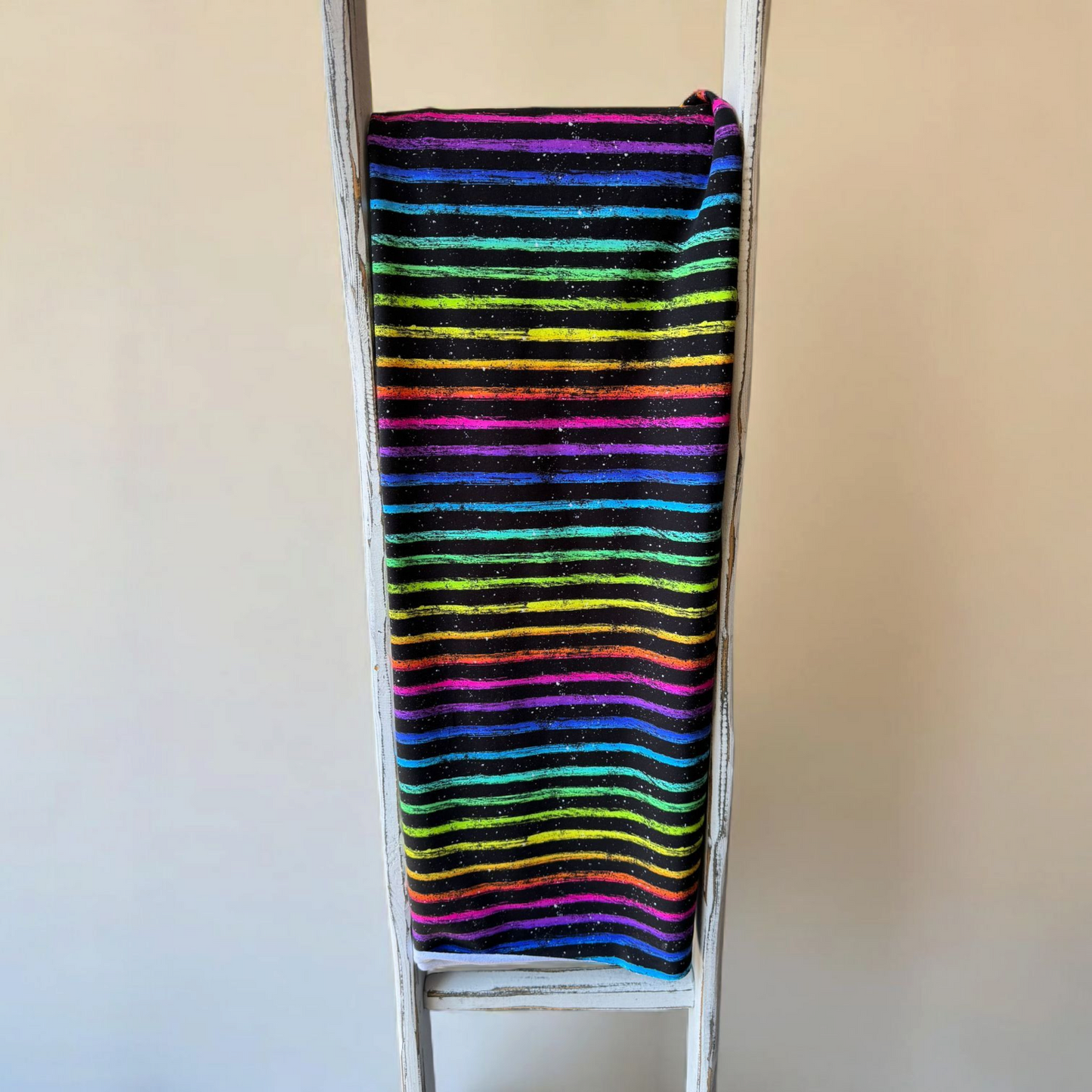 0,5m Grunge Rainbow Stripes