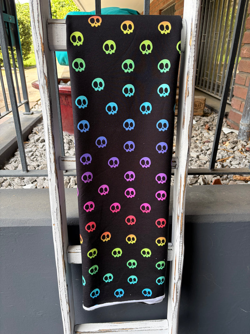 0,5m Sommersweat Skully Rainbow