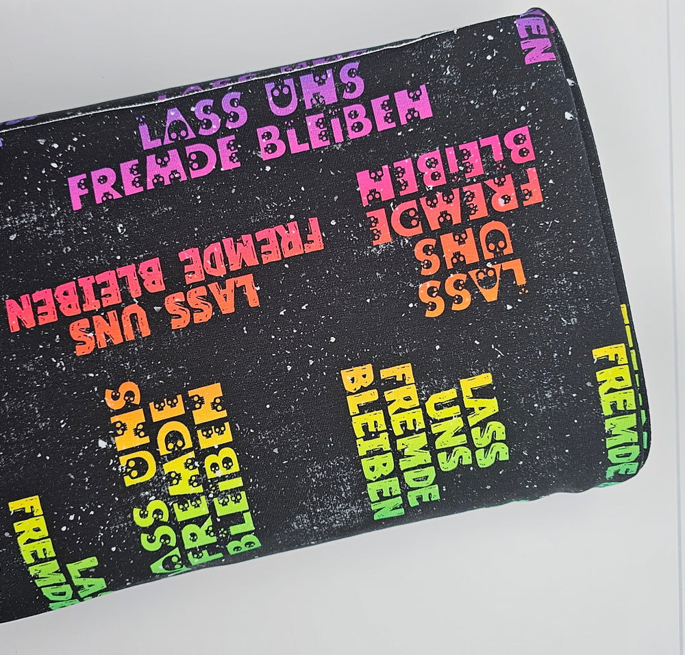 0,5m Rainbow lass mal fremde bleiben French Terry Sweat