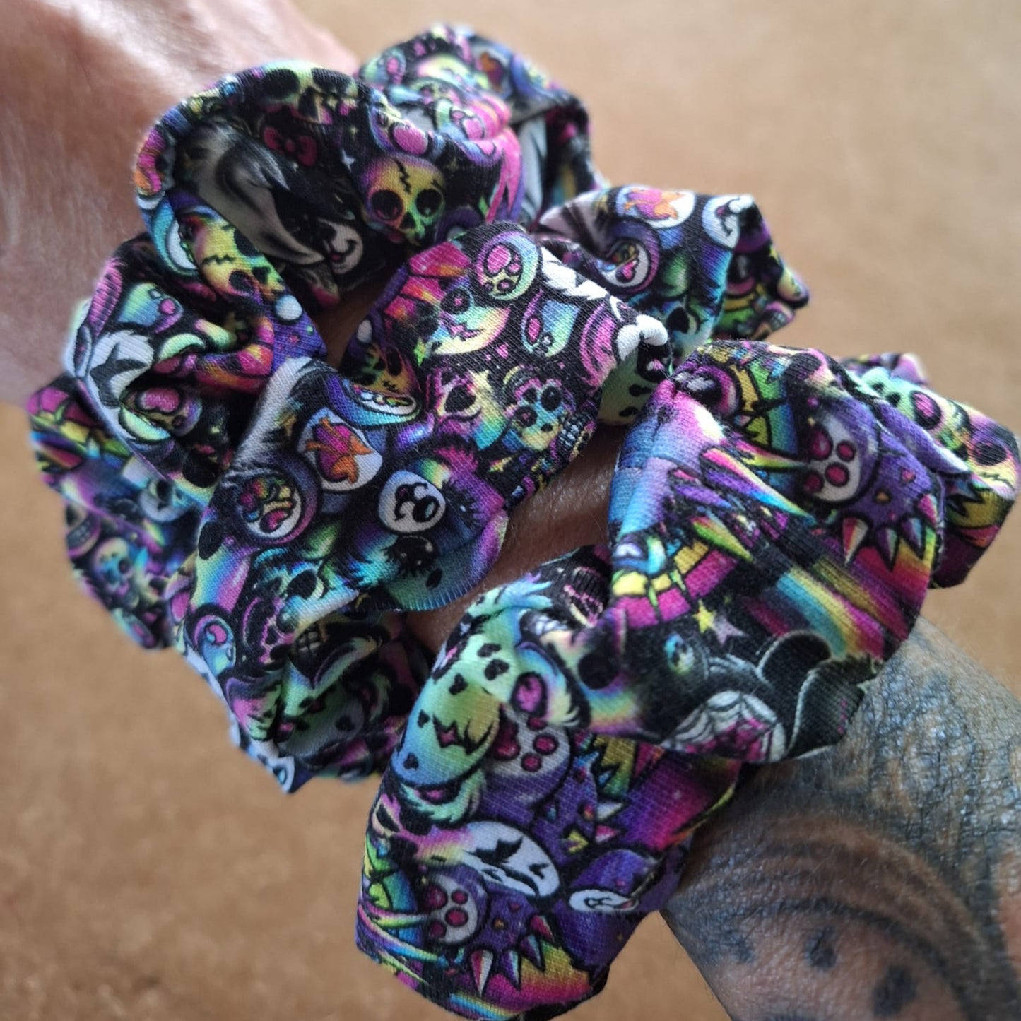 🐻Sparset Scrunchies & Drahthaarband Punkbärchen 1 Draht-Haarband und 3 Scrunchies